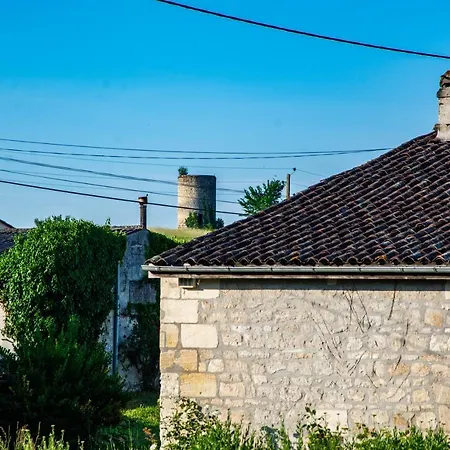 بيت ضيافة La Closerie De Fronsac 3*